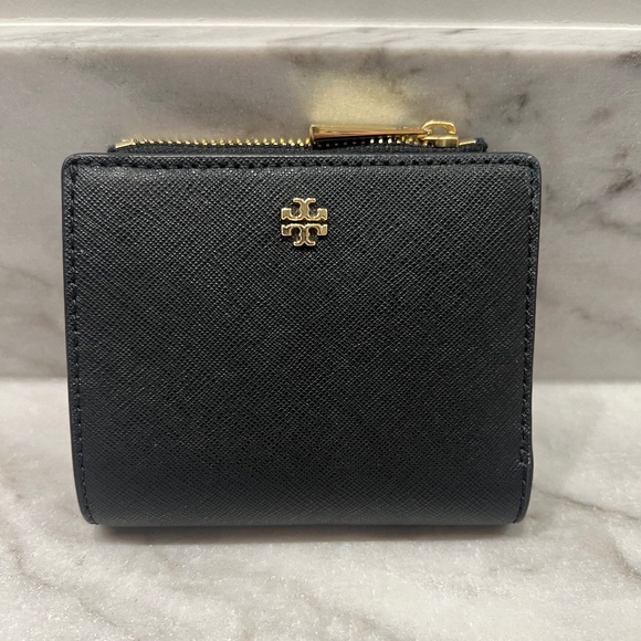 Tory Burch Handbags - Tory Burch Small Wallet